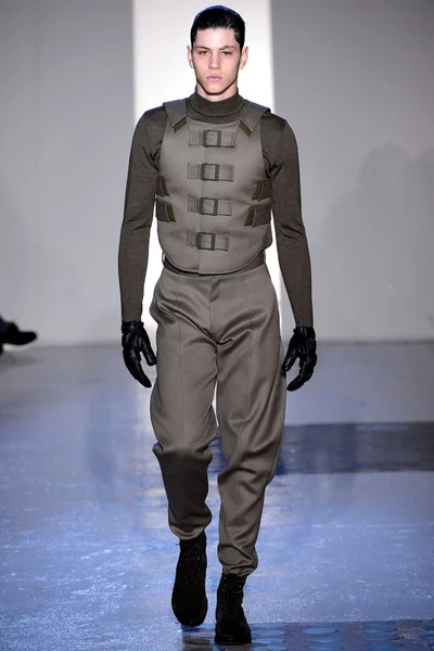 Look 3